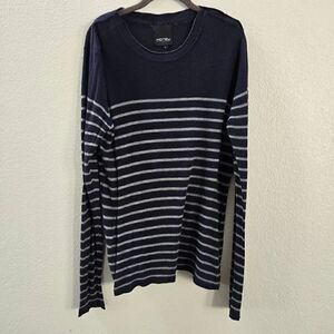 Hotel Manufacturer sweater top size L